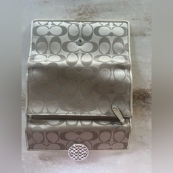 Coach trifold wallet- Tan and gold - Picture 3 of 5